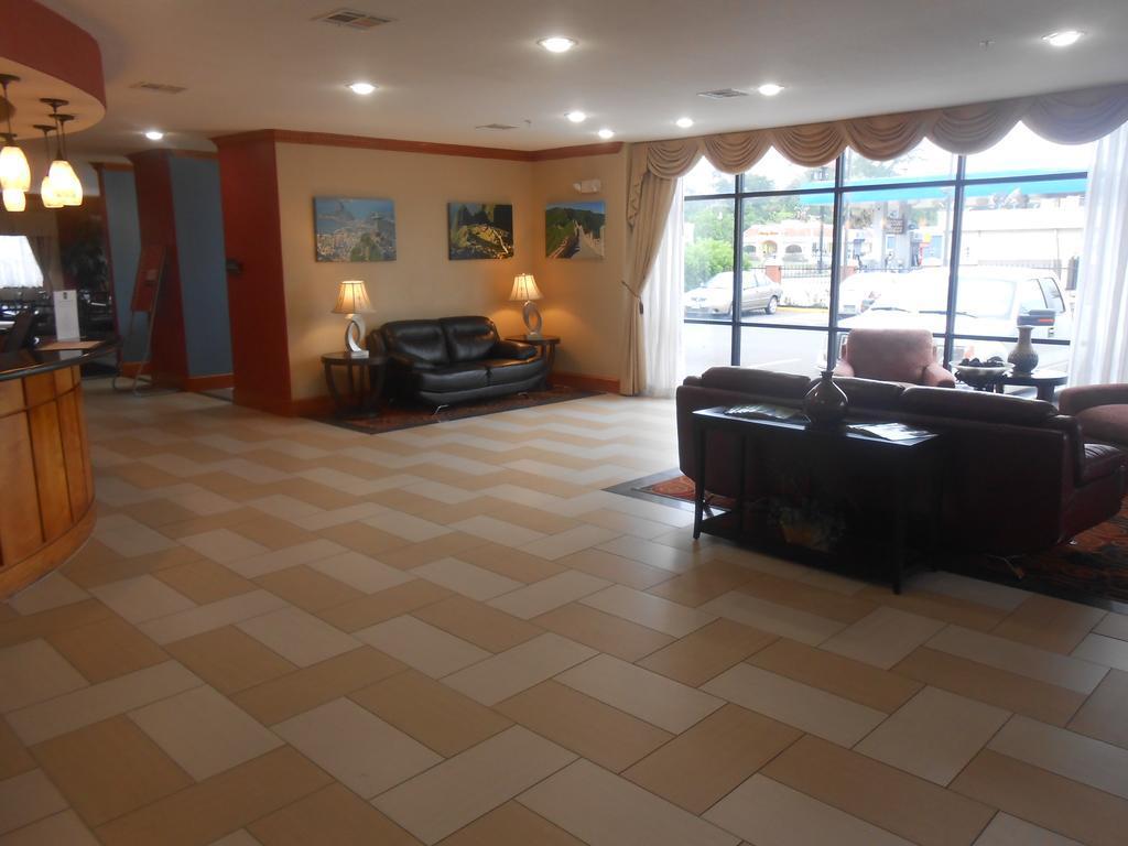 Comfort Suites Lake Charles Exterior photo